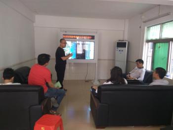 走出去、請進來 創(chuàng)偉達力推電子公交站牌